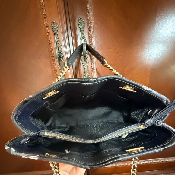 Kate Spade EUC  Briar Lane Night Rose 
Meena Satchel in navy multi-floral Gorg! - Picture 9 of 12